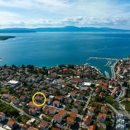 Mint & Gold Luxury アパート